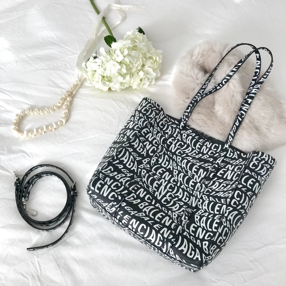 ✧ Balenciaga • Leather Tote Bag - Picture 3 of 10